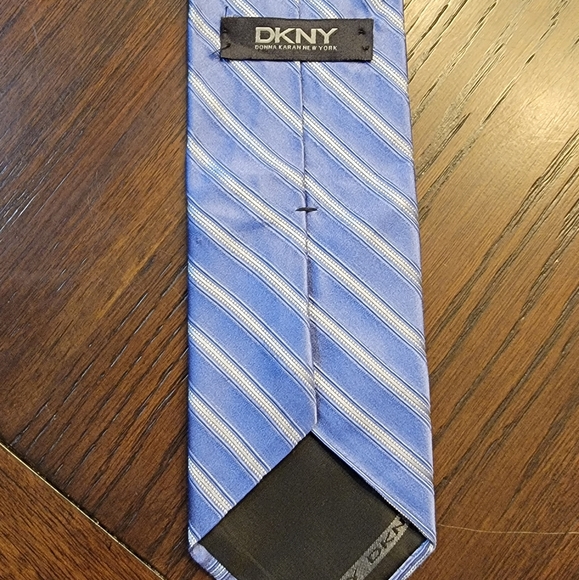 DKNY tie - Picture 2 of 3